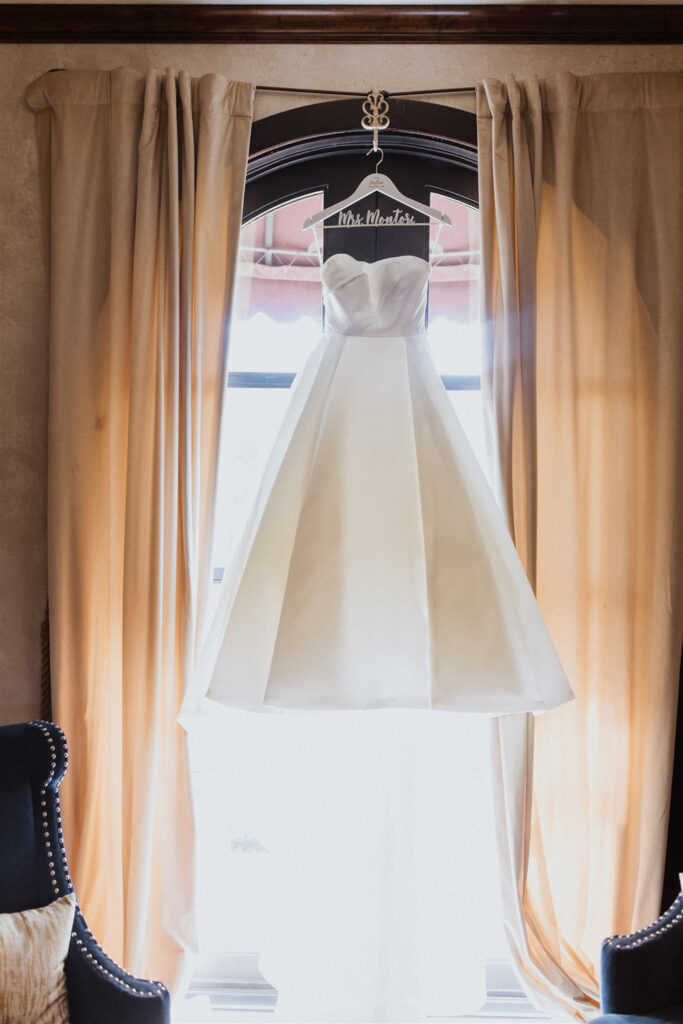 Minimalist bridal fashion